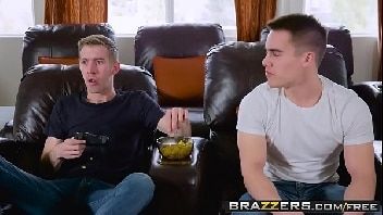 Redturbe novinha deliciosa dando a xoxota pro amigo do seu irmão