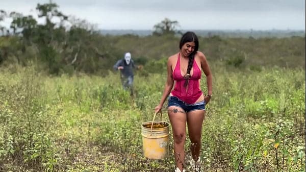 Sexo caseiro com uma putinha empinadinha Sexo caseiro com uma putinha empinadinha