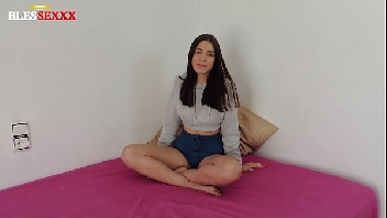 Sexo pela primeira vez com a ninfetinha